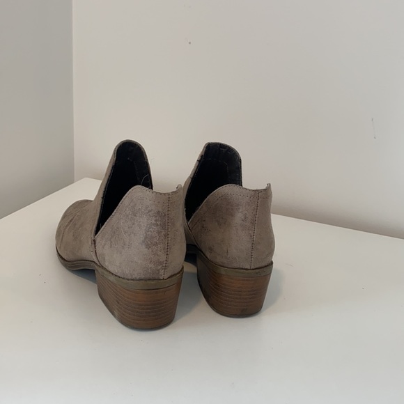 Comfortable suede like ankle booties - Picture 4 of 5